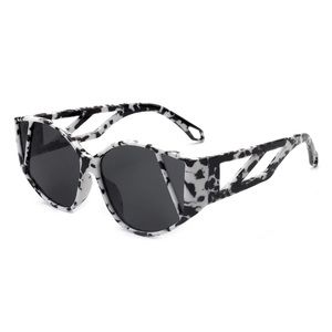 Women’s Oversize Abstract Print Round Cat Eye Sunglasses